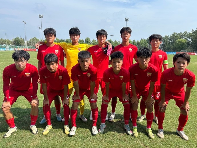 曹嘉乐、安兴宇破门，上海海港u17队2-0重庆市第一中学校