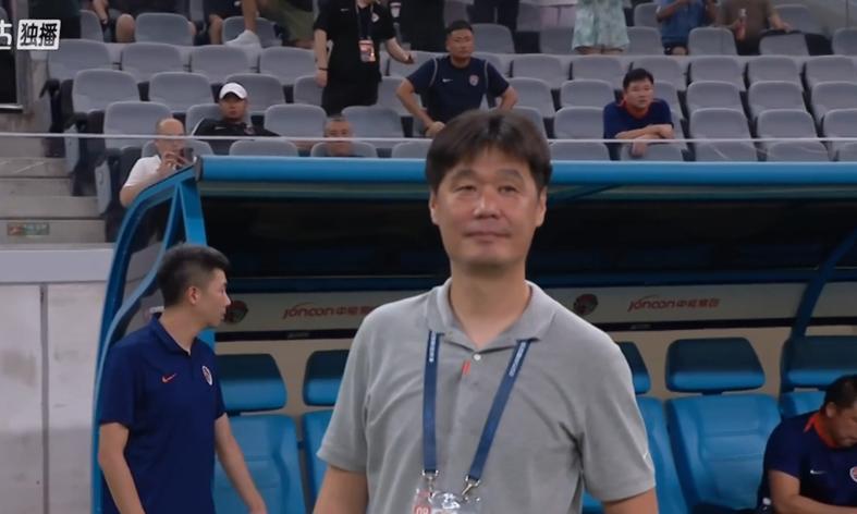 2026世界杯买球-海牛比蓉城难打？双方门将神级表现 宋龙主动要牌 李霄鹏笑容神秘