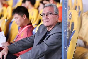 李佳悦：伊万阵型打法让我摸不着头脑，上半场应打541做好防守