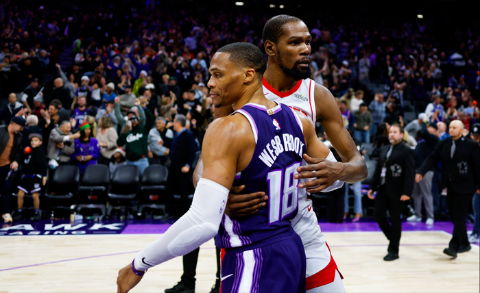 近2战末节只得2分！艾顿为何又变软了？难怪詹姆斯开始要球权了|湖人|里夫斯|东契奇|雷迪克|菲尼克斯太阳队_新浪体育_新浪新闻