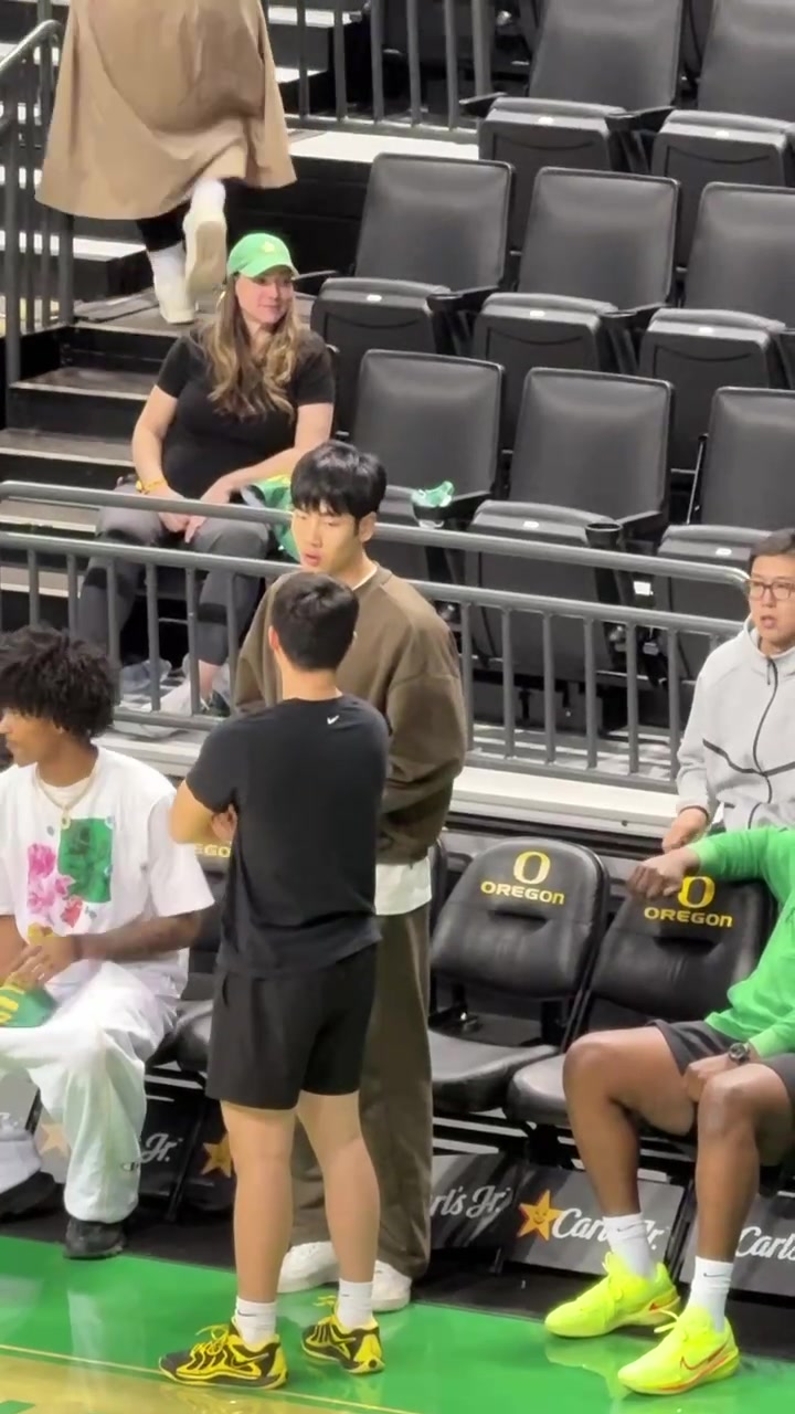 2026世界杯买球平台-张博源访问俄勒冈大学 今日来到现场观战球队和林葳的比赛